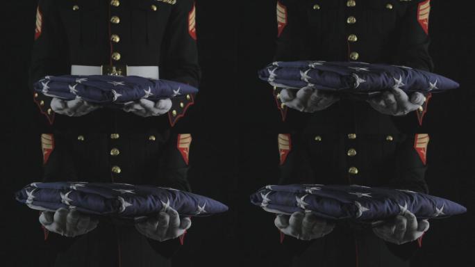 海军陆战队手托美国国旗
