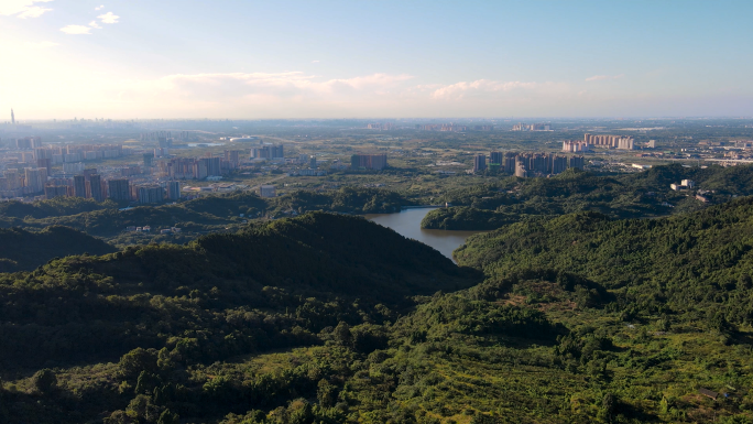 成都龙泉山湖泊山川城市绿水青山城市公园