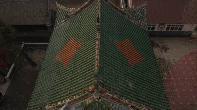 郏县文庙房顶绿瓦屋脊上的神兽