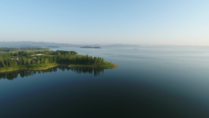 邵平湖日出清晨水面水坝