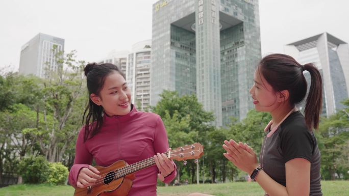 闺蜜一起户外郊游