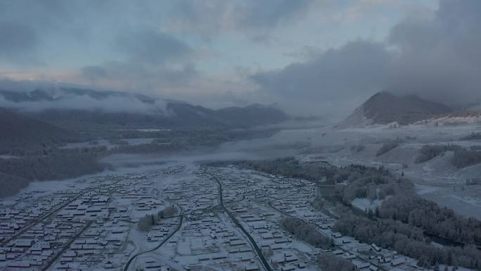 4K 航拍新疆下雪村庄