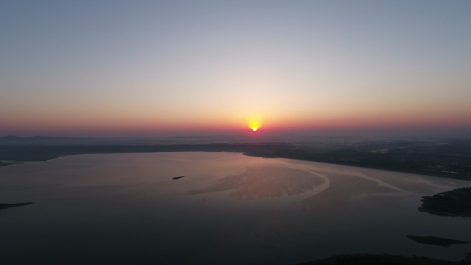 邵平湖日出金黄的太阳