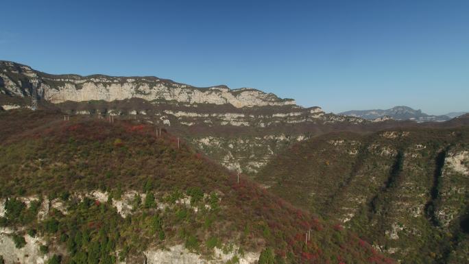 焦作青天河景区山峰上的绿树