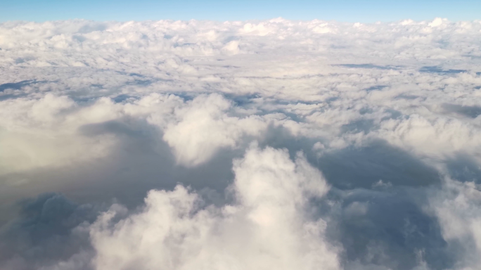 4K飞机穿越云海