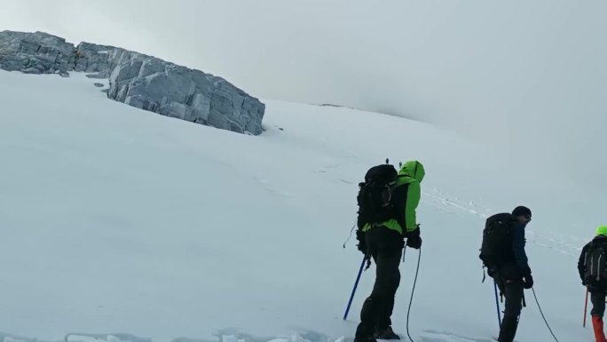 哈巴雪山海拔5000M：人生的第一座雪山