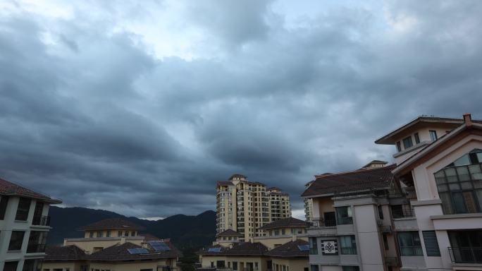 4K实拍海南三亚小区乌云密布大雨将至