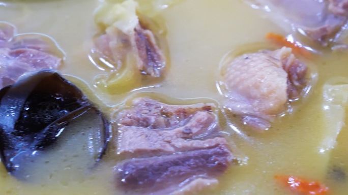 砂锅老鸭汤