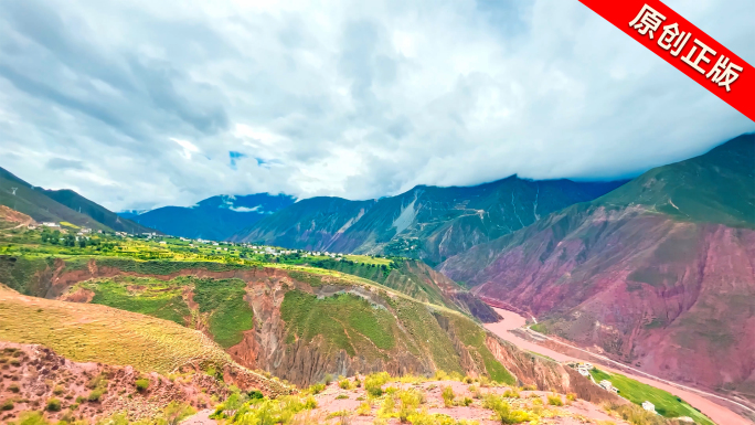 村庄大山蓝天白云风景延时