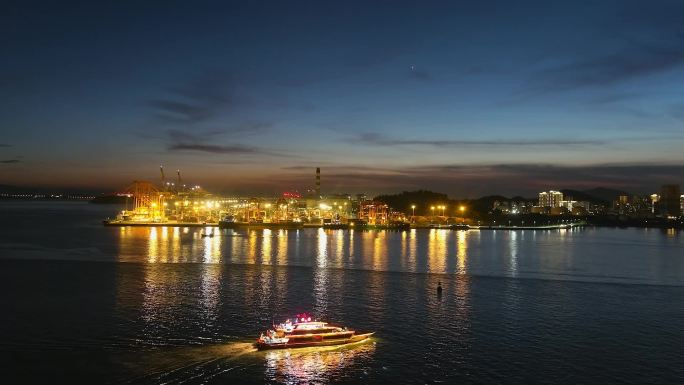 航拍鼓浪屿海沧码头夜景