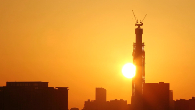 成都日出风景早晨太阳高楼建筑工地城市日出