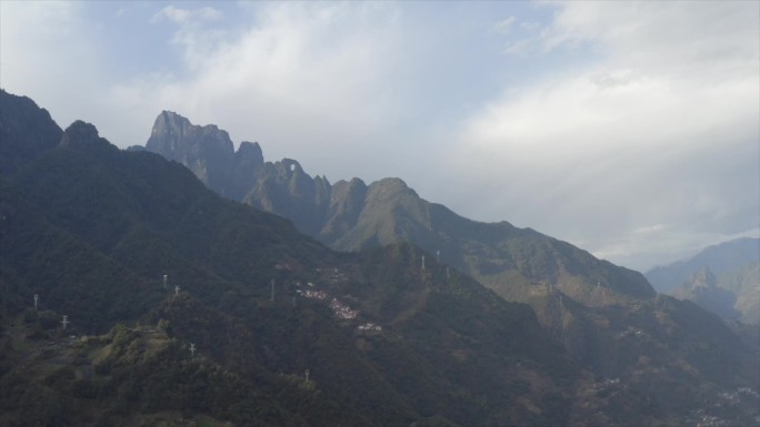 云南怒江大峡谷石月亮风景