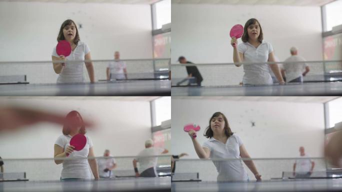 少女练习打乒乓球
