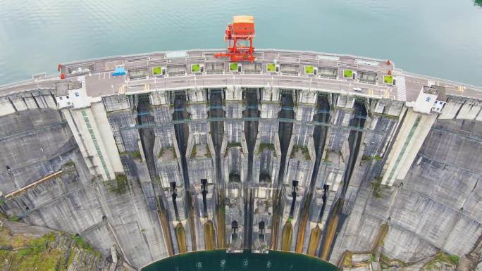 4K航拍水库水资源绿水青山