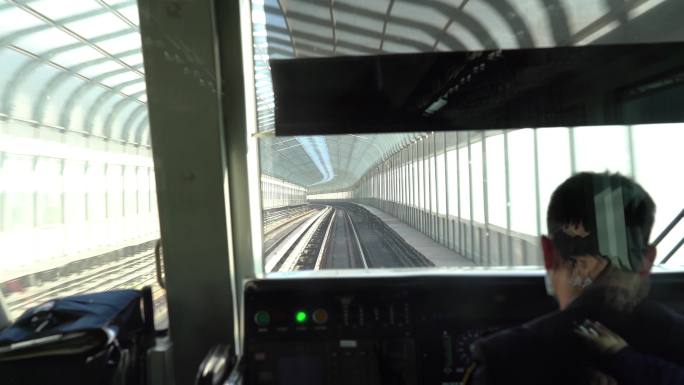 4K拍摄地铁驾驶室