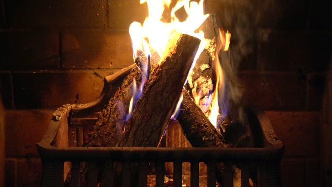 烧木头的壁炉