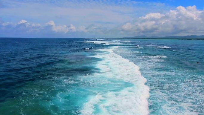 4K航拍大气磅礴的大海海浪66秒长镜头