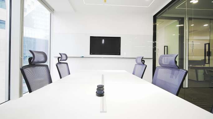 现代风格简洁办公室会议室