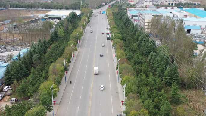 空旷的乡镇道路