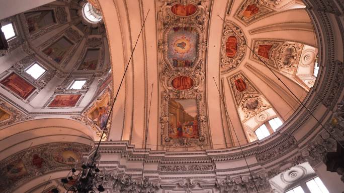 萨尔茨堡大教堂的内部视图