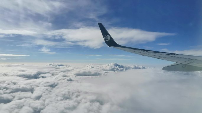 乘山航飞机拍的云海，蓝天白云