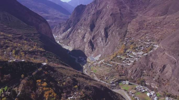 藏族村寨碉楼