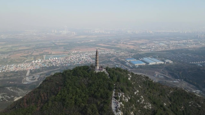 太原崛围山秋景（七级舍利塔上拉）