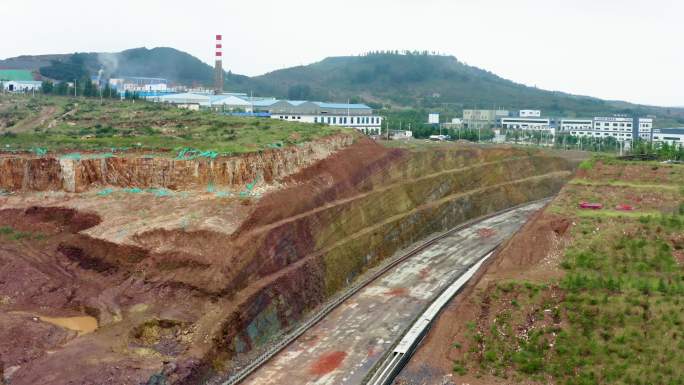 航拍开山坏境水土破坏山地施工挖土