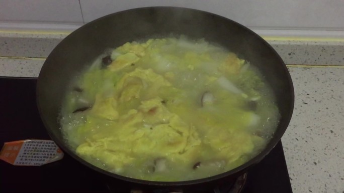 白菜蘑菇鸡蛋汤