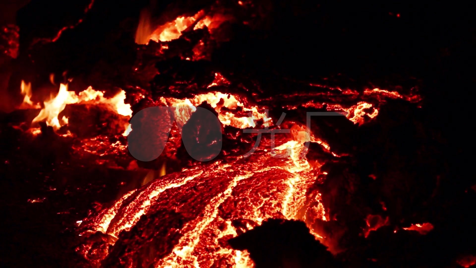 火山爆发，火山口沸腾熔岩飞溅岩浆流淌视频素材,延时摄影视频素材下载,高清3840X2160视频素材下载,凌点视频素材网,编号:470922