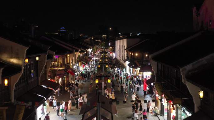 杭州国庆节河坊街热闹夜景低空航拍