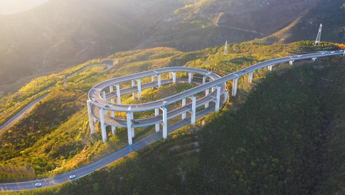 天龙山网红公路网红桥太原地标