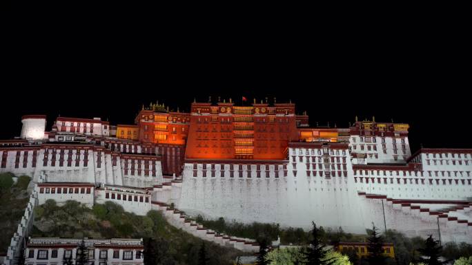中国西藏拉萨布达拉宫建筑夜景4K