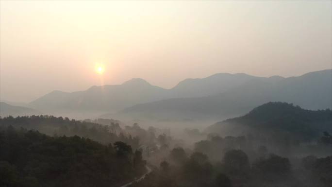 河南信阳大别山风光之山店鸡笼山