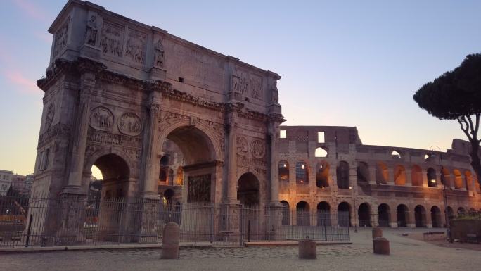 意大利罗马的君士坦丁拱门和斗兽场