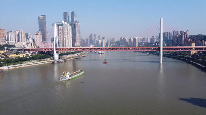 航拍重庆渝中半岛南滨路索道过江
