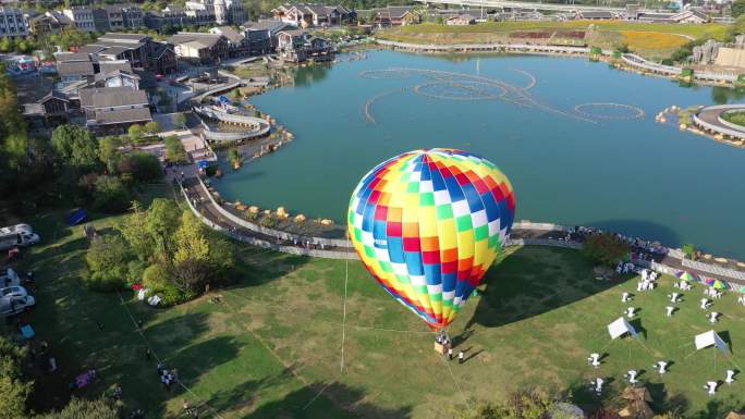 贵阳天河潭旅游度假区的热气球飞行