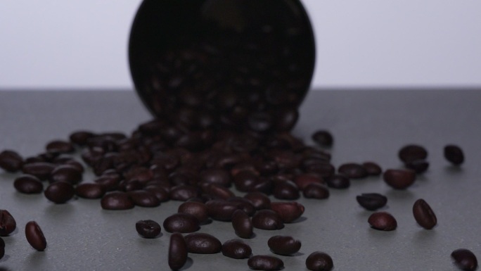 高清美食超高速摄影倒咖啡豆