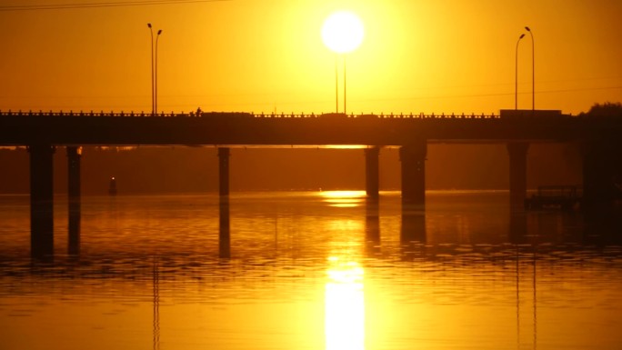 水边日出城市日出清晨日出北京通州大运河