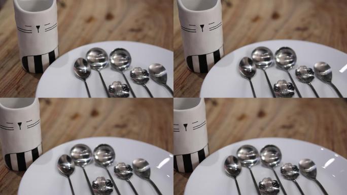 餐具勺子木桌子瓶子陶瓷盘子高清50帧