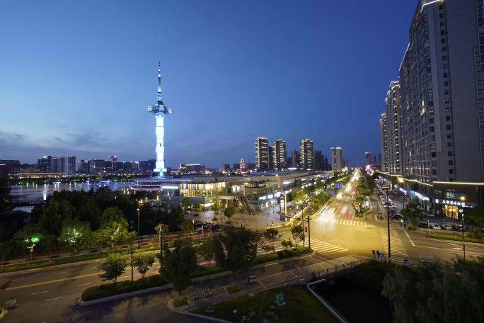 盐城聚龙湖夜景街景车流延时