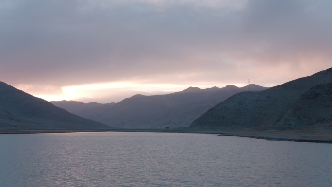 飞鸟 夕阳航拍 西藏  羊卓雍措 山南