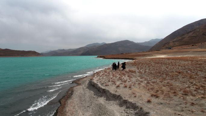 航拍 西藏 锅庄舞 羊湖 羊卓雍措 跳舞