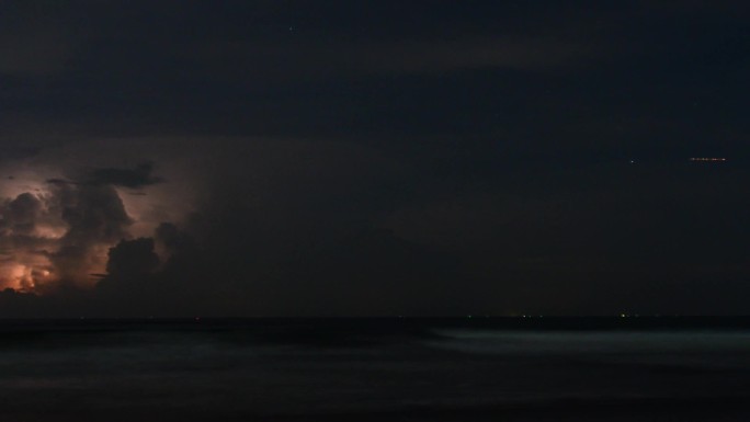 海边雷雨天气雷暴闪电