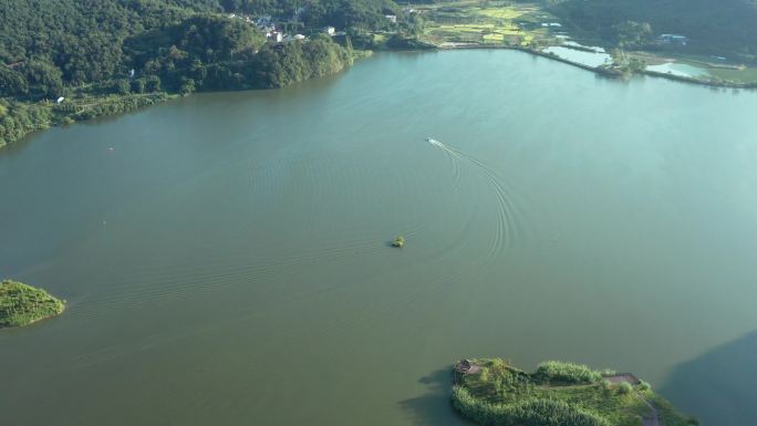 诸暨同山布谷湖风景区水上快艇运动4K航拍