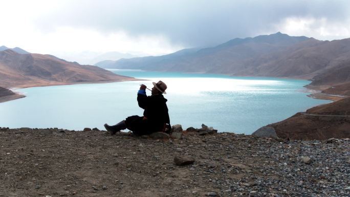 航拍 西藏 羊湖 羊卓雍措 吹鹰笛