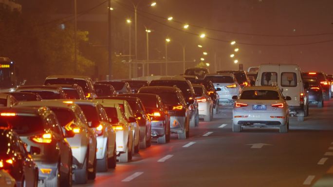 北京拥堵晚高峰，下班夜晚车流升格