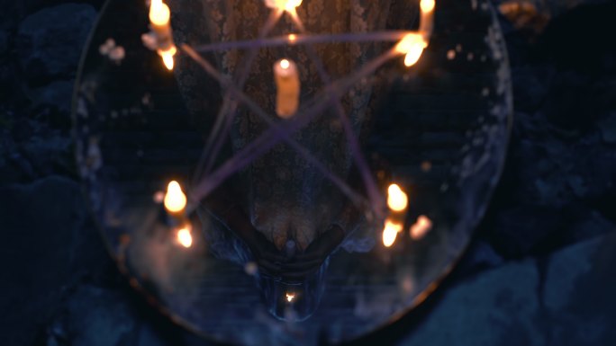 仪式镜子上的神秘五角星