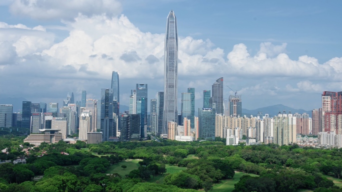 绿色深圳福田CBD平安大厦蓝天白云延时