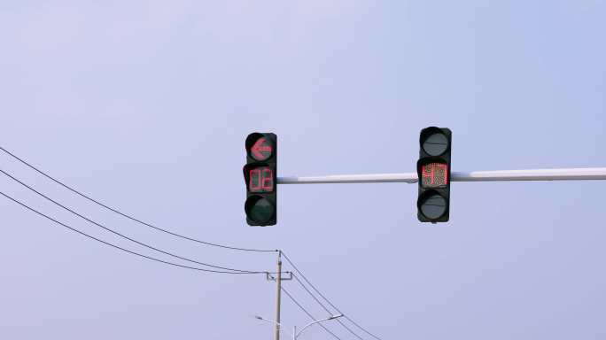 【8K正版素材】红绿灯电线杆蓝天白云远景